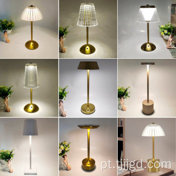 Carregando Iron Art Small Table Lamp